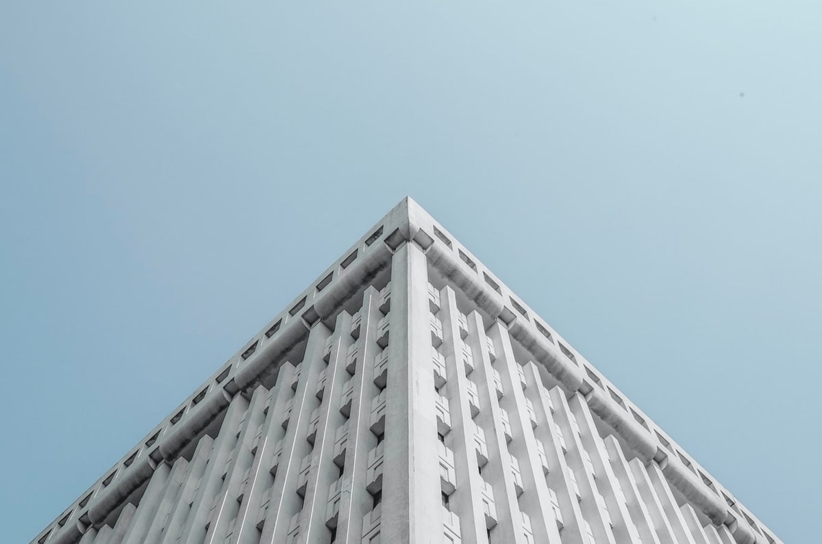 官方:索博战阿森纳攻入的任意球世界波当选英超8月最佳进球