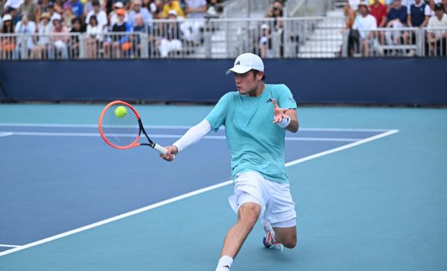 乐竞体育APP-中国球员一天三负两退,身体当真是亚洲球员瓶颈?